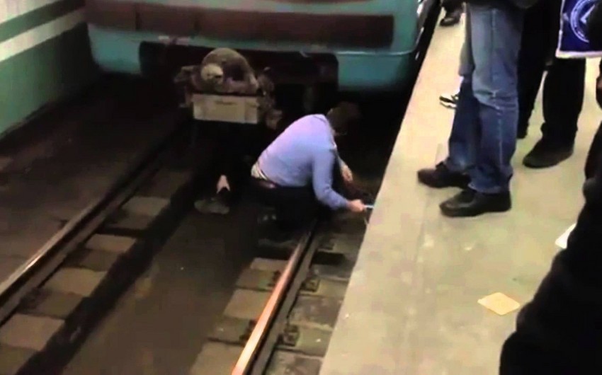 Житель Нардарана бросился под поезд в метро