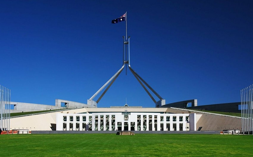 Australia Parliament closes to public as staffer tests Covid positive