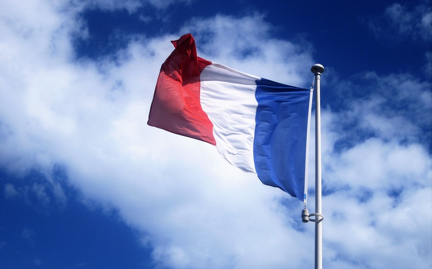 Fransanın “avrosentrik siyasəti” və vasitəçilik missiyası -