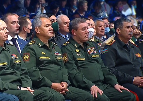 Министр обороны принял участие в церемонии закрытия АрМИ-2020