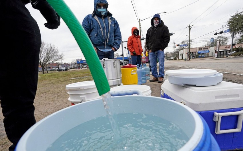 Texasda 9 milyon nəfər susuz qalıb