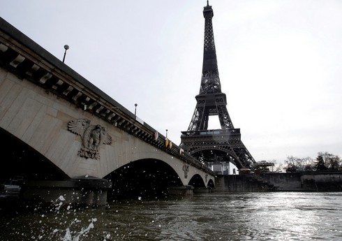 Во Франции обвинили руководство страны в пустой растрате €1,4 млрд на очистку Сены