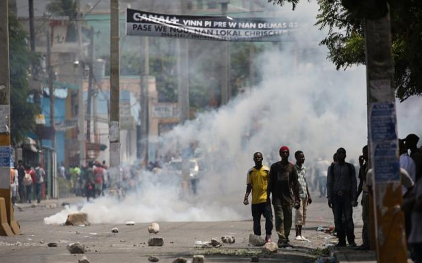 На Гаити вспыхнули массовые манифестации в связи с растущими ценами и введением новых налогов