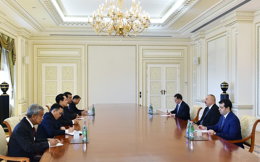 President Ilham Aliyev receives delegation led by Laos Foreign Minister