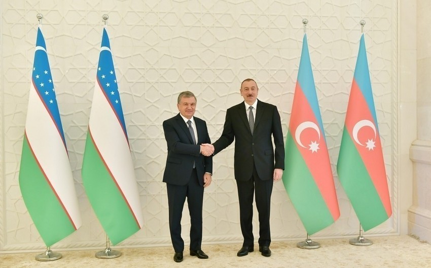 Президент Узбекистана поздравил Ильхама Алиева