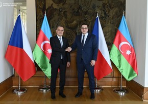 Jeyhun Bayramov meets with his Czech counterpart