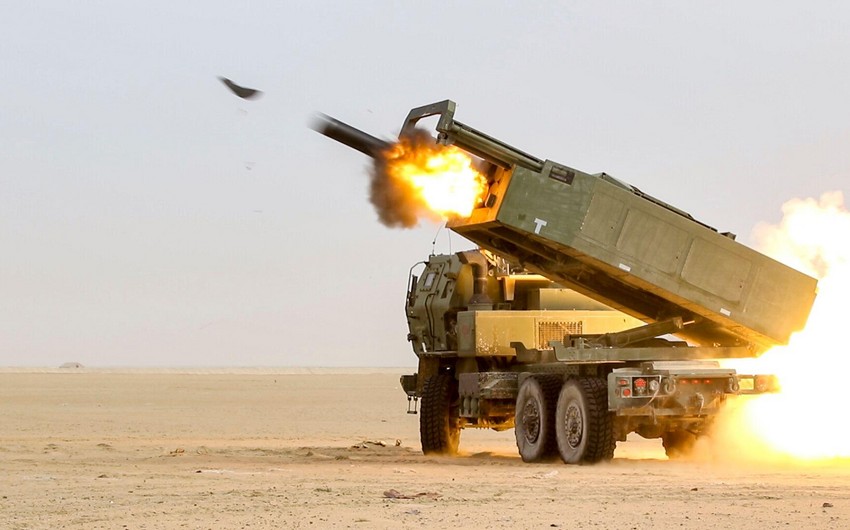 США планируют кардинально увеличить запасы 155-мм снарядов и боеприпасов для HIMARS