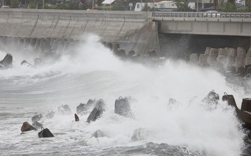 Typhoon Koinu makes landfall in southern Taiwan, causing 190 injuries