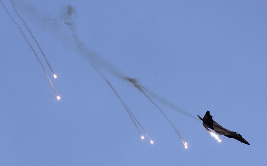 İsrail qırıcıları Dəməşqin hava limanı yaxınlığındakı obyektlərdən birini bombalayıb