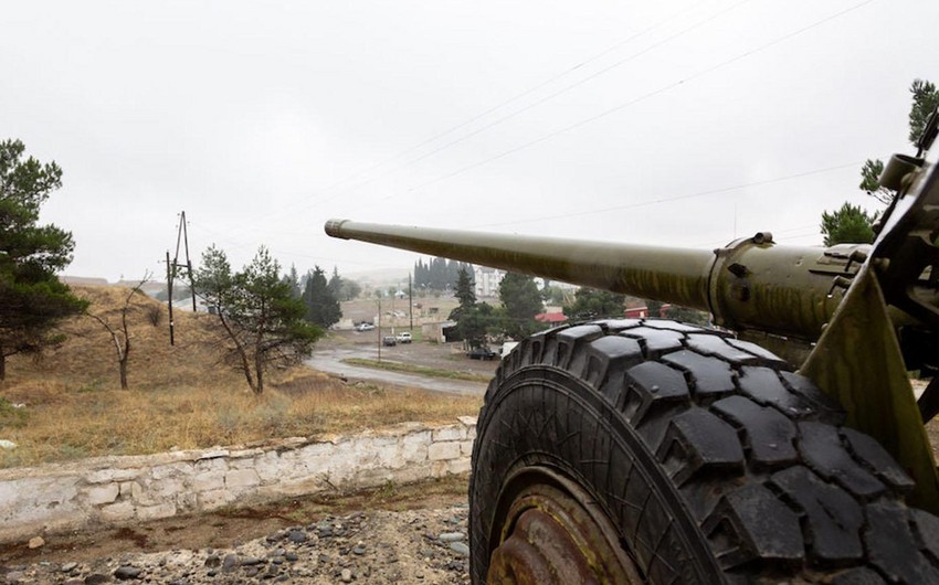ВС Армении подвергают интенсивному обстрелу села Агдама