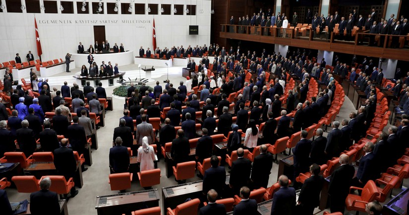Türkiyə parlamenti silahlı qüvvələrin Liviyada qalma mandatını uzadıb