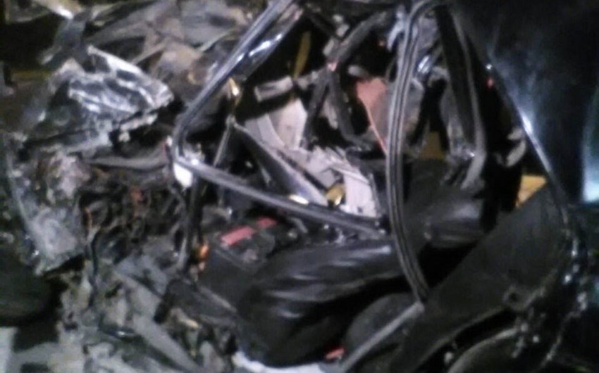 В Баку грузовик столкнулся с легковым автомобилем, погибли 5 человек - ФОТО - ВИДЕО - ОБНОВЛЕНО