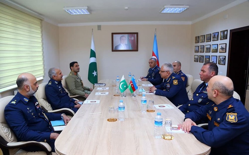 Azərbaycanla Pakistan hərbi aviasiya sahəsində əməkdaşlığın inkişafını müzakirə edib