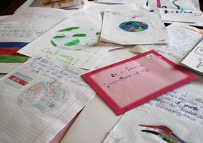 Azerbaijani students sent gifts and letters to Syrian peers