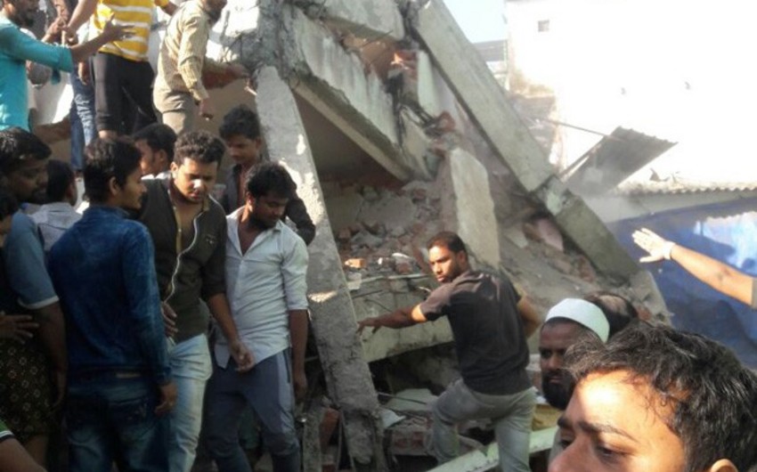 Residential building collapse in India leads to death and injury - VIDEO