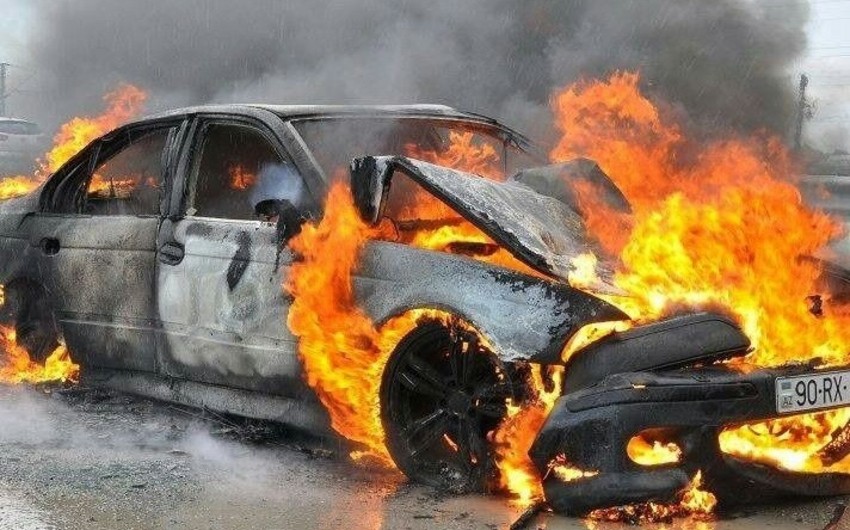 В Гарадаге загорелся легковой автомобиль