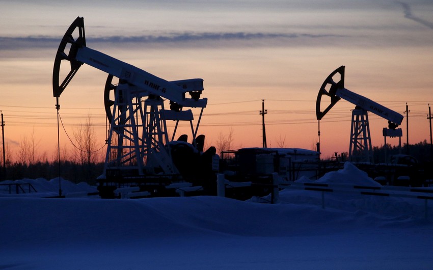 Цена азербайджанской нефти достигла 67 долларов