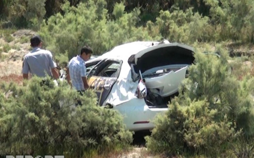 Goranboyda Opel dərəyə aşıb, sürücü ölüb