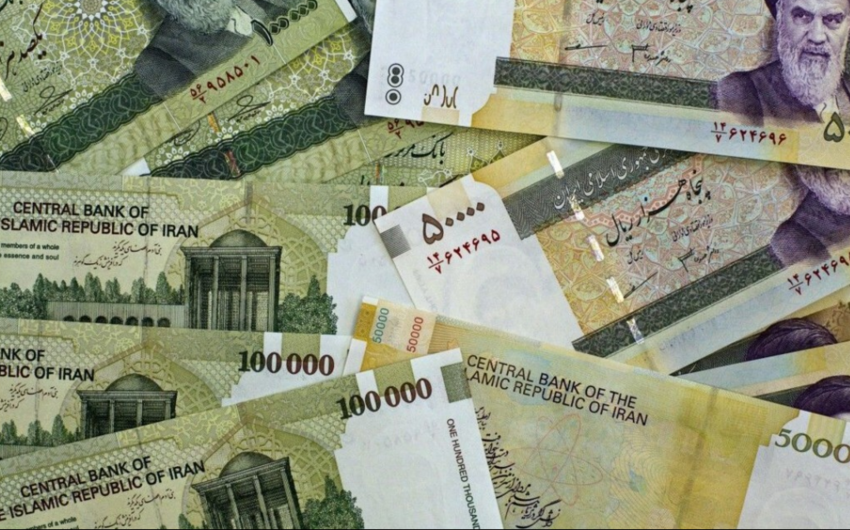 Iranian currency falls to record low