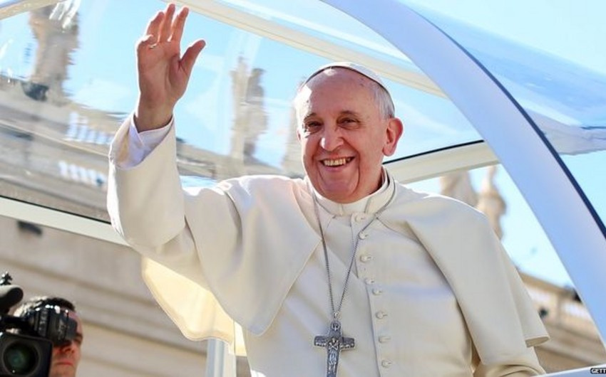 Pope starts Latin American visit in Ecuador