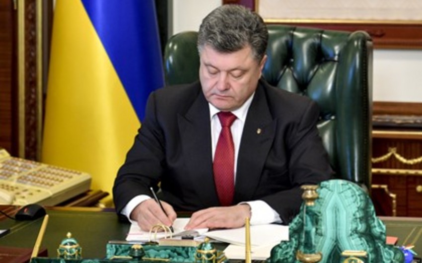 Poroshenko signs mobilization