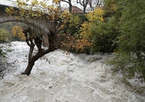 В двух департаментах Франции объявлен красный уровень опасности из-за наводнений