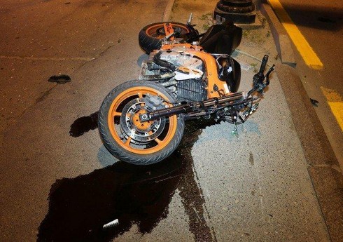 В Баку один человек пострадал при столкновении мотоцикла с автомобилем