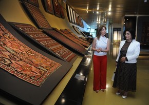 First lady of Albania visits Azerbaijan National Carpet Museum