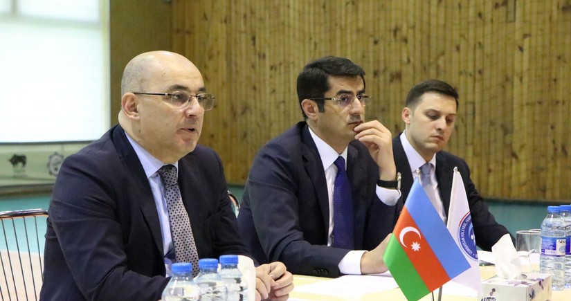 AVF prezidenti yeniyetmə voleybolçularla görüşüb