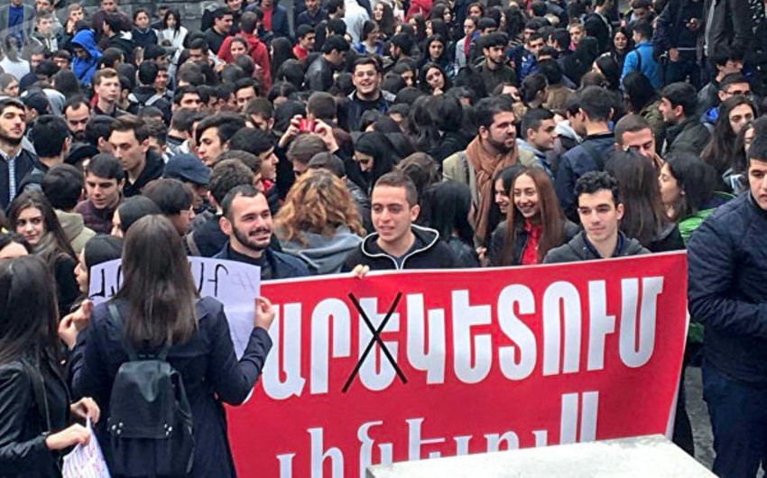 Expands protest of students refusing to serve in Armenian army