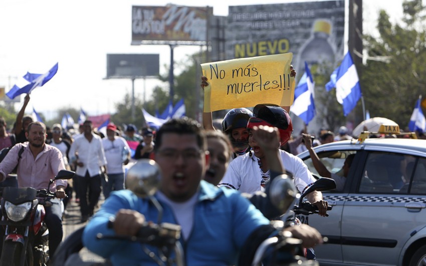 Nikaraquadakı iğtişaşlarda 2 polis əməkdaşı öldürülüb, onlarla asayiş keşikçisi xəsarət alıb