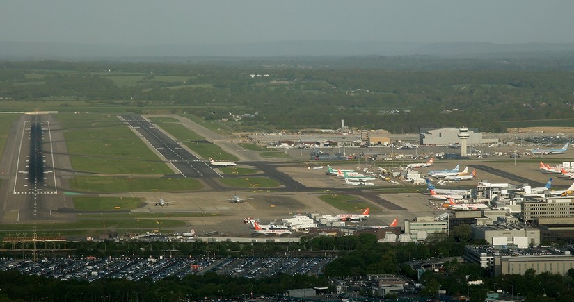 Gatwick cancels more than 160 flights because of ATC staff shortages