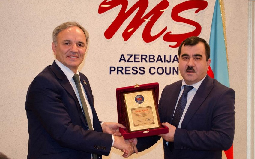 Газета Шарг удостоена диплома Совета прессы Азербайджана