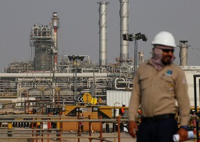 Saudi Aramco's net profit almost halved in 2020