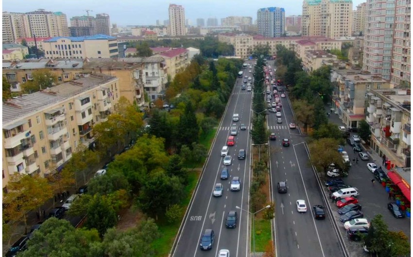 Bakının Əhməd Rəcəbli küçəsinin bir hissəsində təmir işləri aparılıb