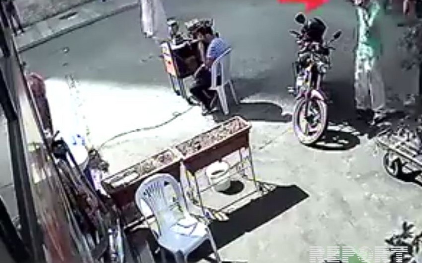 В Баку на глазах владельца угнали мотоцикл - ВИДЕО