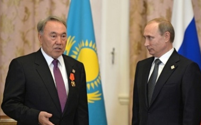 ​Путин наградил Назарбаева орденом Александра Невского