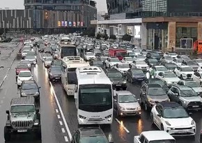 Bakıda tıxac olan yollar açıqlanıb - SİYAHI