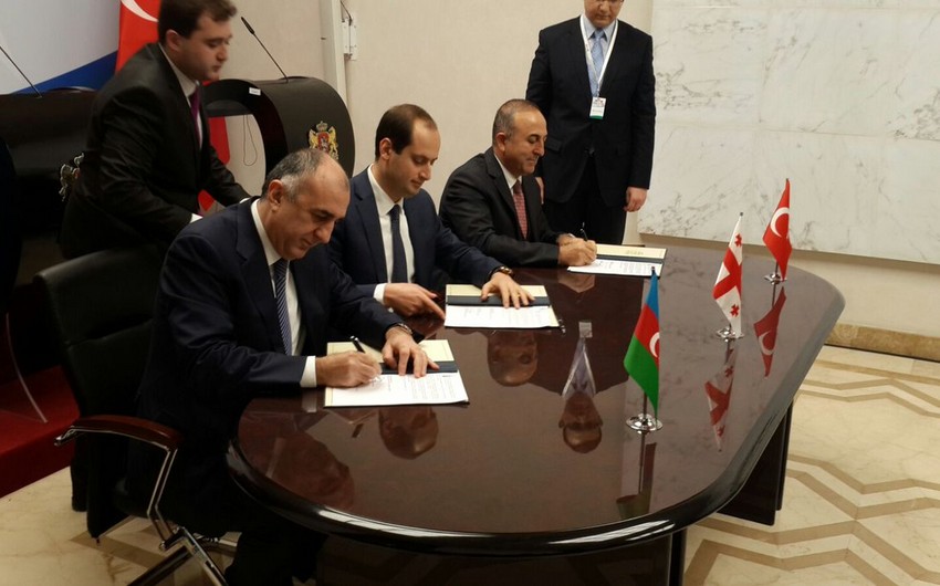 Azerbaijani, Turkish and Georgian FMs sign a joint declaration - PHOTOS