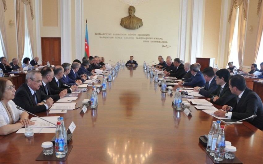 Под председательством Новруза Мамедова прошло расширенное заседание Кабмина