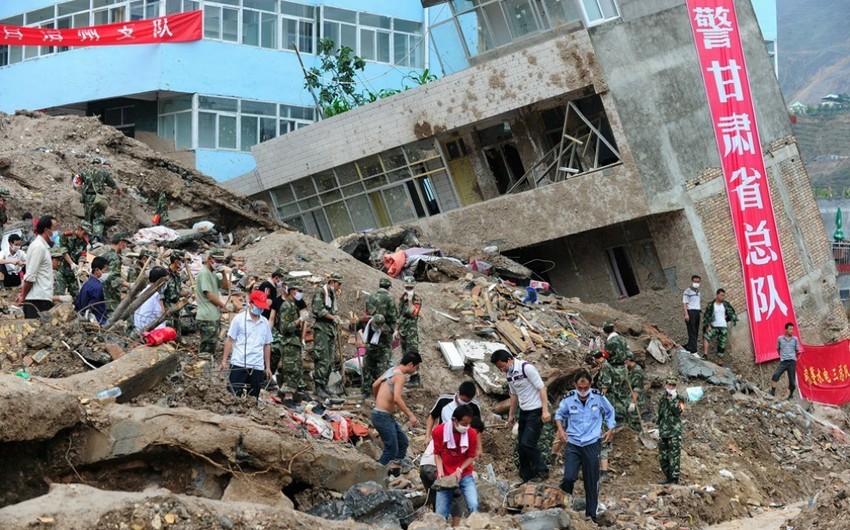 Число жертв обрушения зданий на севере Китая возросло до 15 - ВИДЕО
