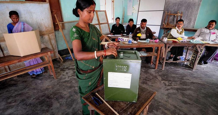 India starts voting in Lok Sabha poll, 102 seats, 21 states in 1st phase