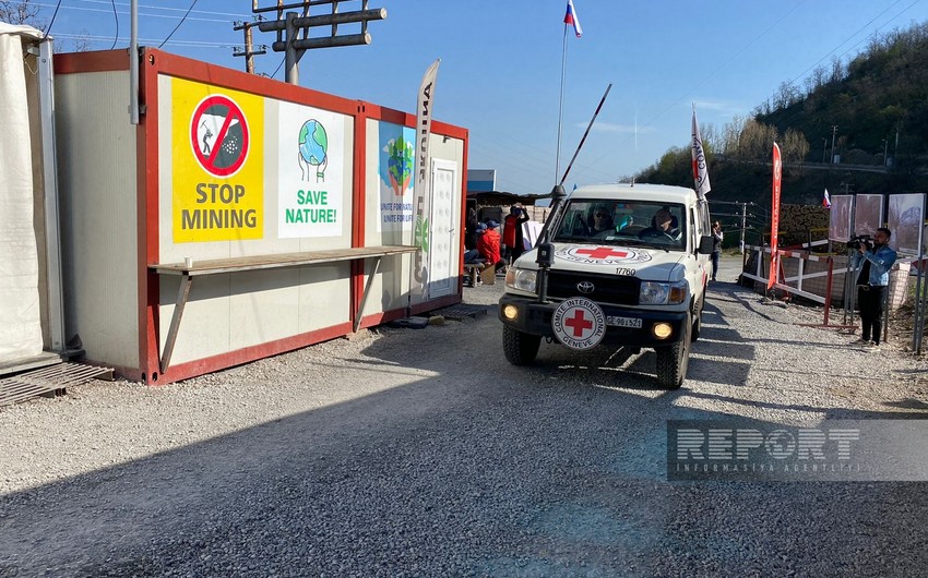 ICRC vehicles move freely from Khankandi to Lachin