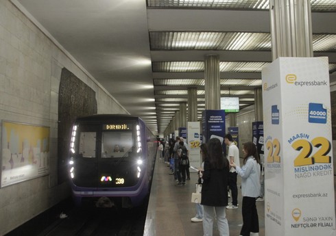 На станции бакинского метро 