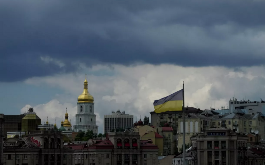 На всей территории Украины объявили воздушную тревогу из-за ракетных ударов