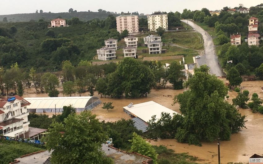 Число жертв наводнения в Турции возросло до одиннадцати