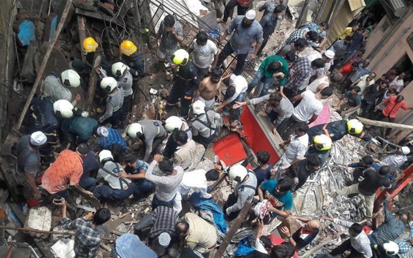 Число погибших при обрушении дома в Мумбаи выросло до 14