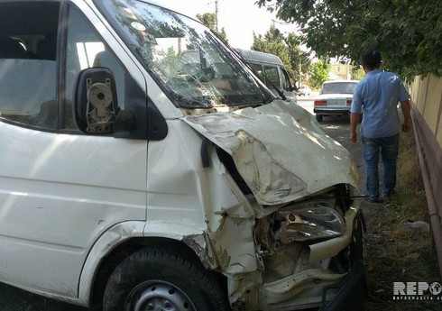 Salyanda mikroavtobus kanala aşıb, ölən var Salyanda mikroavtobus kanala aşıb, ölən var