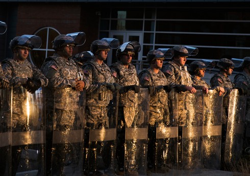 Военнослужащие Национальной гвардии США направились к Конгрессу