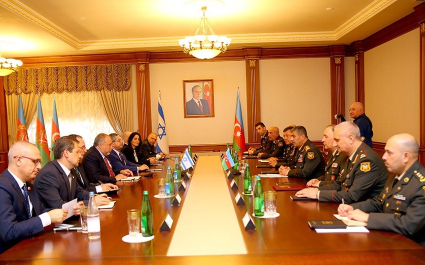 Министры обороны Азербайджана и Израиля провели встречу